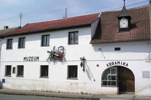 budova-muzea.jpg